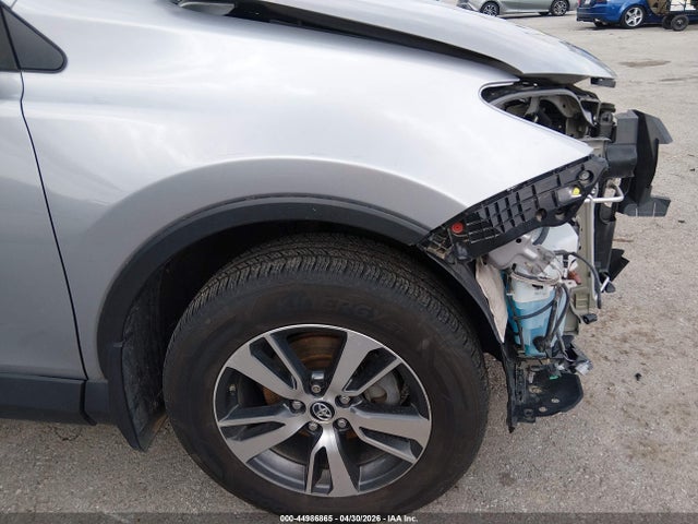 Toyota Rav4 Xle 2018 2T3RFREV4JW708442 Image 19