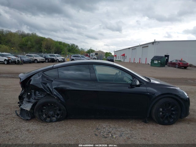 Продажа на аукционе авто 2023 Tesla Model Y Awd/long Range Dual Motor All-wheel Drive, vin: 7SAYGAEE8PF924757, номер лота: 44986940