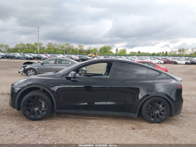 Продажа на аукционе авто 2023 Tesla Model Y Awd/long Range Dual Motor All-wheel Drive, vin: 7SAYGAEE8PF924757, номер лота: 44986940