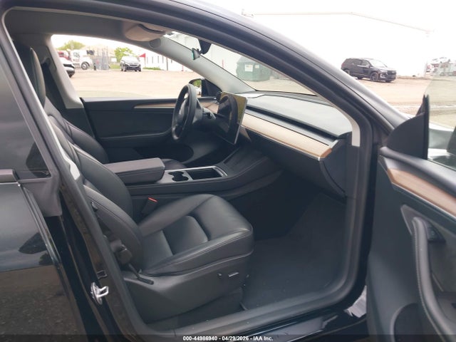 Продажа на аукционе авто 2023 Tesla Model Y Awd/long Range Dual Motor All-wheel Drive, vin: 7SAYGAEE8PF924757, номер лота: 44986940