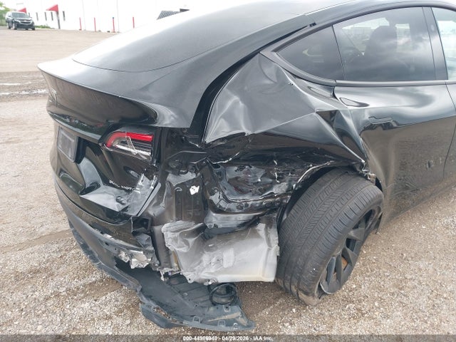 Продажа на аукционе авто 2023 Tesla Model Y Awd/long Range Dual Motor All-wheel Drive, vin: 7SAYGAEE8PF924757, номер лота: 44986940