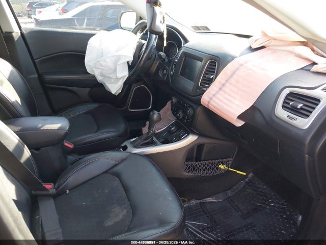 3C4NJDBB6JT191145 Jeep Compass Latitude 4x4