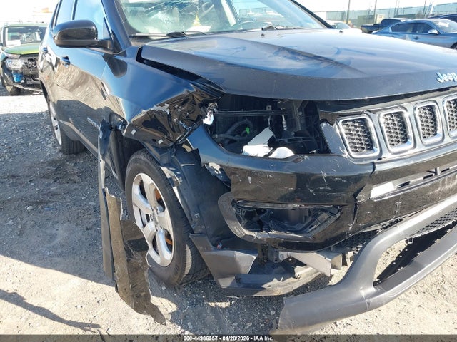 3C4NJDBB6JT191145 Jeep Compass Latitude 4x4