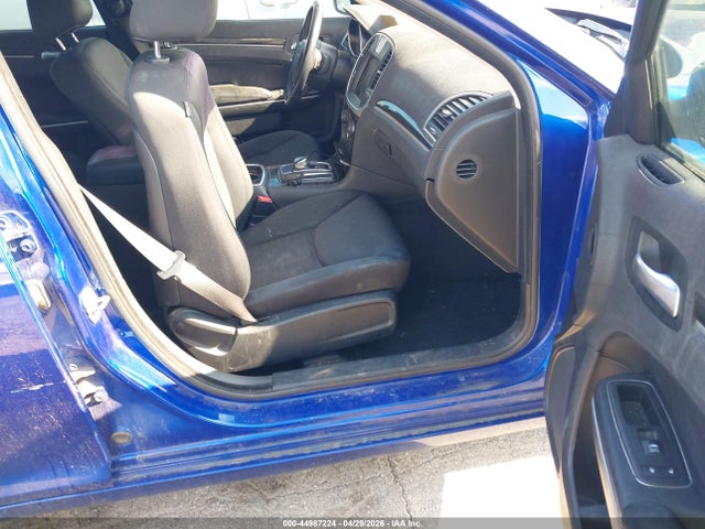 2C3CCAAG7JH308855 Chrysler 300 Touring