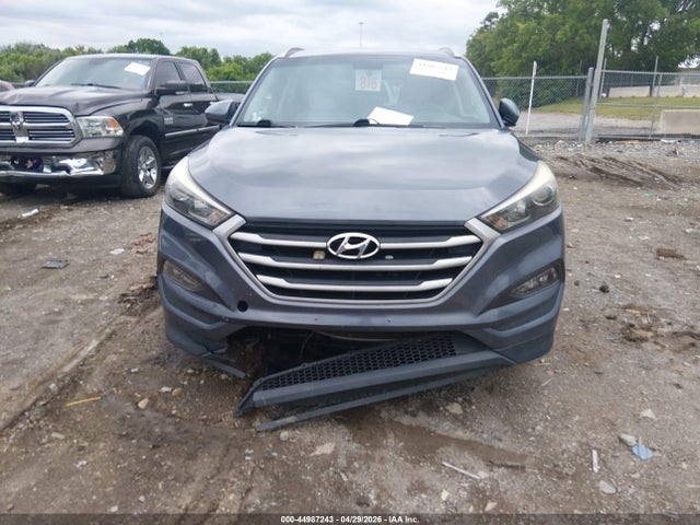 KM8J3CA44JU638711 Hyundai TUCSON SEL