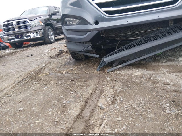 KM8J3CA44JU638711 Hyundai TUCSON SEL