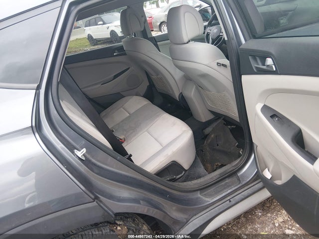 KM8J3CA44JU638711 Hyundai TUCSON SEL