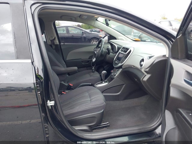 1G1JD5SB9L4110135 Chevrolet Sonic Fwd Lt