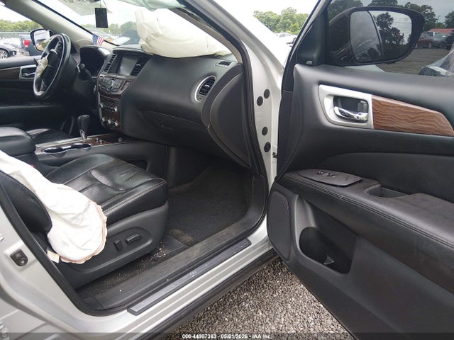 44987363 :رقم المزاد ، 5N1DR2MN7HC902692 vin ، 2017 Nissan Pathfinder Platinum مزاد بيع