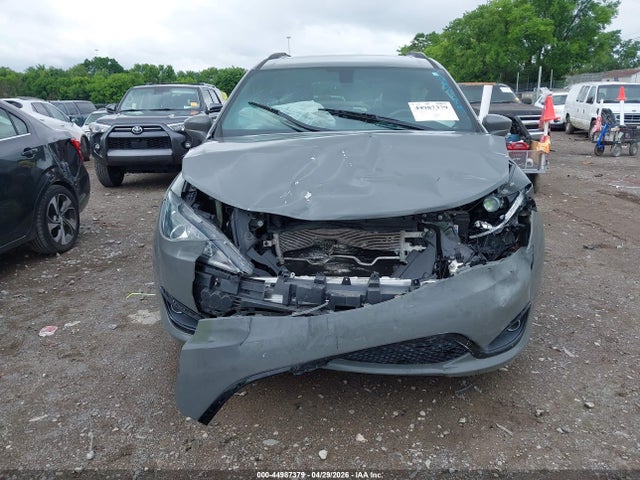 Auction sale of the 2020 Chrysler Pacifica Touring L Plus, vin: 2C4RC1EG5LR282852, lot number: 44987379