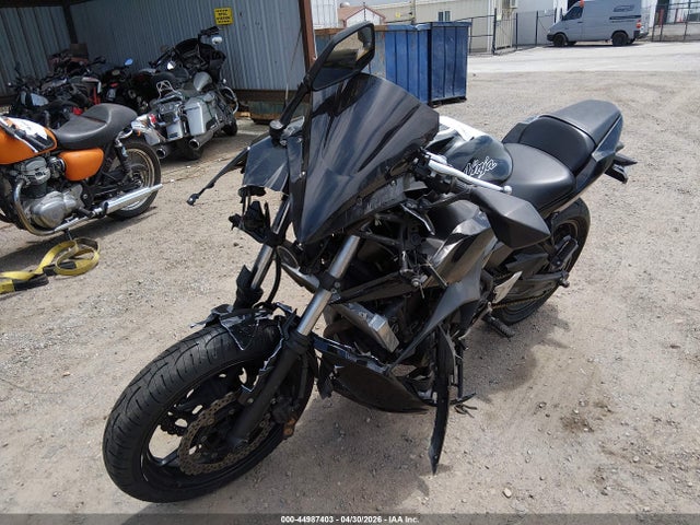 2017 Kawasaki Ex650 J მანქანა იყიდება აუქციონზე, vin: JKAEXEJ10HDA01415, აუქციონის ნომერი: 44987403