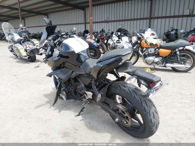 2017 Kawasaki Ex650 J მანქანა იყიდება აუქციონზე, vin: JKAEXEJ10HDA01415, აუქციონის ნომერი: 44987403