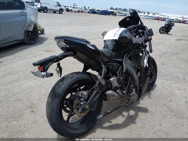 2017 Kawasaki Ex650 J მანქანა იყიდება აუქციონზე, vin: JKAEXEJ10HDA01415, აუქციონის ნომერი: 44987403
