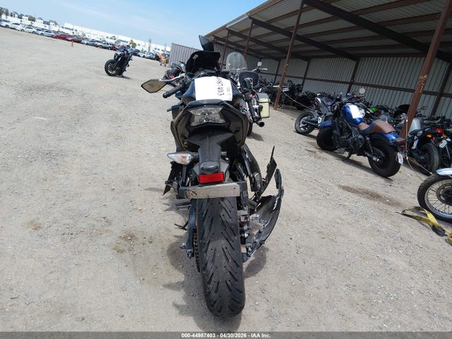2017 Kawasaki Ex650 J მანქანა იყიდება აუქციონზე, vin: JKAEXEJ10HDA01415, აუქციონის ნომერი: 44987403