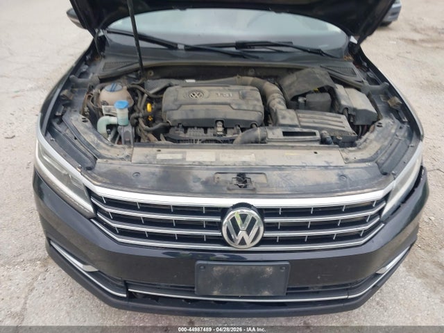 2017 Volkswagen Passat 1.8t Se მანქანა იყიდება აუქციონზე, vin: 1VWGT7A3XHC068935, აუქციონის ნომერი: 44987489