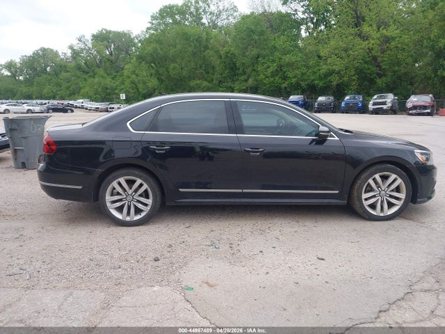 2017 Volkswagen Passat 1.8t Se მანქანა იყიდება აუქციონზე, vin: 1VWGT7A3XHC068935, აუქციონის ნომერი: 44987489