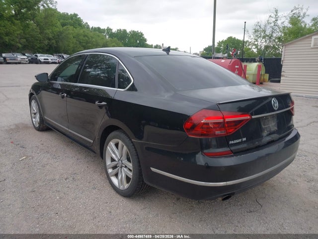 2017 Volkswagen Passat 1.8t Se მანქანა იყიდება აუქციონზე, vin: 1VWGT7A3XHC068935, აუქციონის ნომერი: 44987489