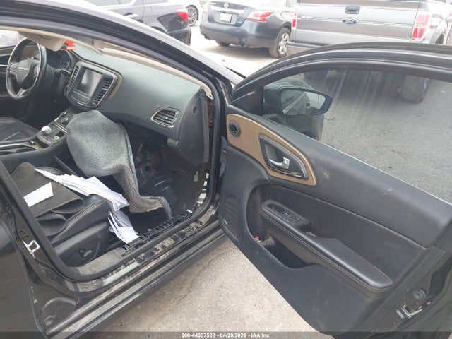 Продажа на аукционе авто 2015 Chrysler 200 C, vin: 1C3CCCCB3FN552269, номер лота: 44987523