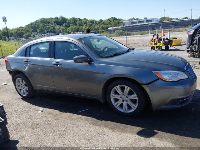 44987537 :رقم المزاد ، 1C3CCBAB4DN671118 vin ، 2013 Chrysler 200 Lx مزاد بيع