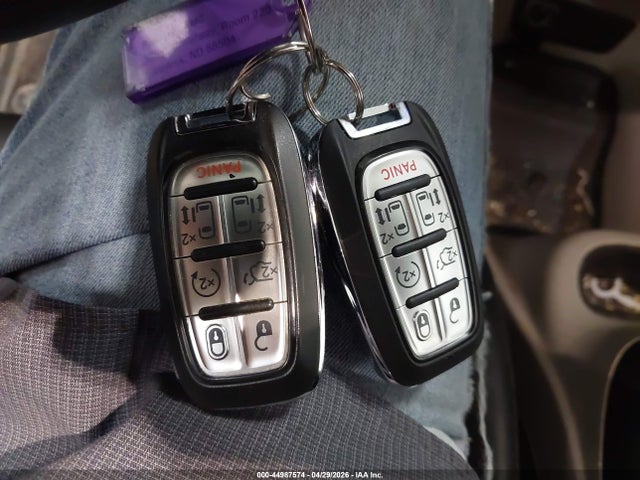 2023 Chrysler Pacifica Hybrid Touring L მანქანა იყიდება აუქციონზე, vin: 2C4RC1L78PR562631, აუქციონის ნომერი: 44987574