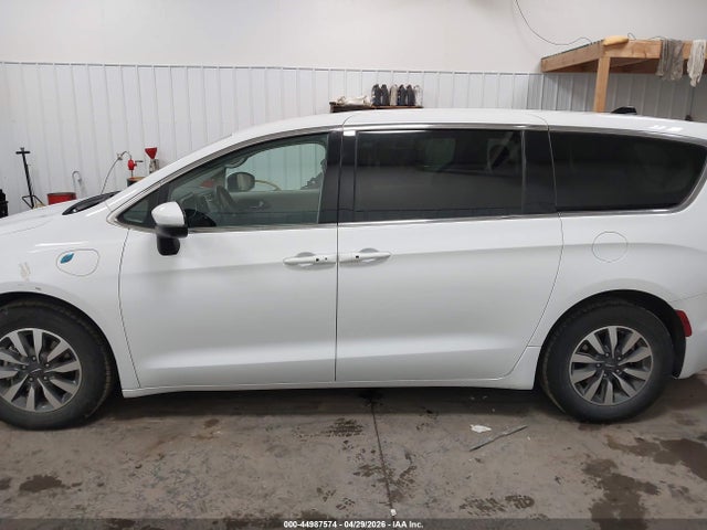 2023 Chrysler Pacifica Hybrid Touring L მანქანა იყიდება აუქციონზე, vin: 2C4RC1L78PR562631, აუქციონის ნომერი: 44987574