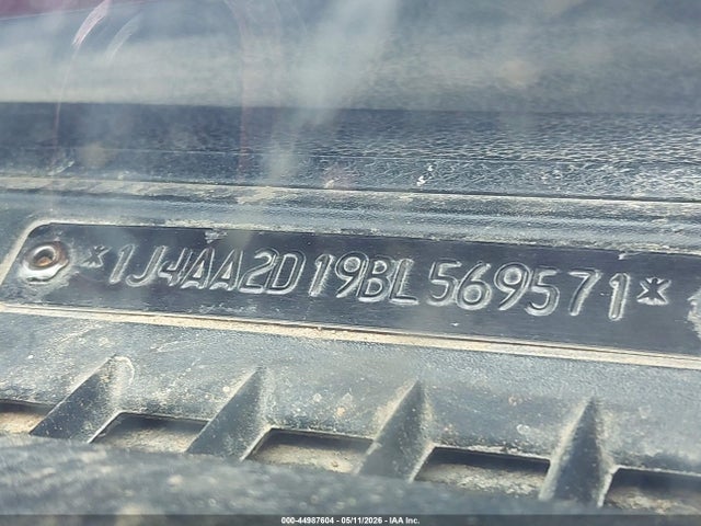 44987604 :رقم المزاد ، 1J4AA2D19BL569571 vin ، 2011 Jeep Wrangler Sport مزاد بيع