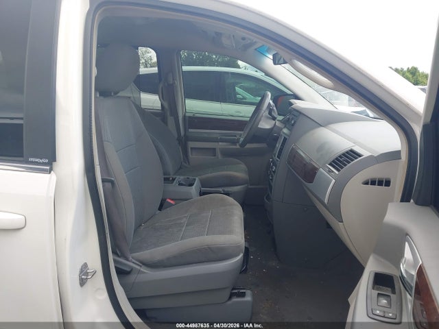 Продаж на аукціоні авто 2010 Chrysler Town & Country Touring, vin: 2A4RR5D15AR104238, номер лоту: 44987635