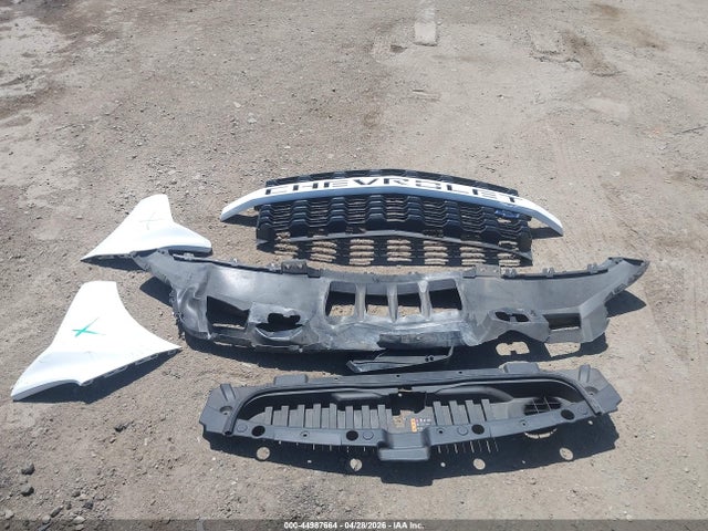 1GCPWBEK2NZ233156 Chevrolet Silverado 1500 Ltd 2wd Short Bed Custom