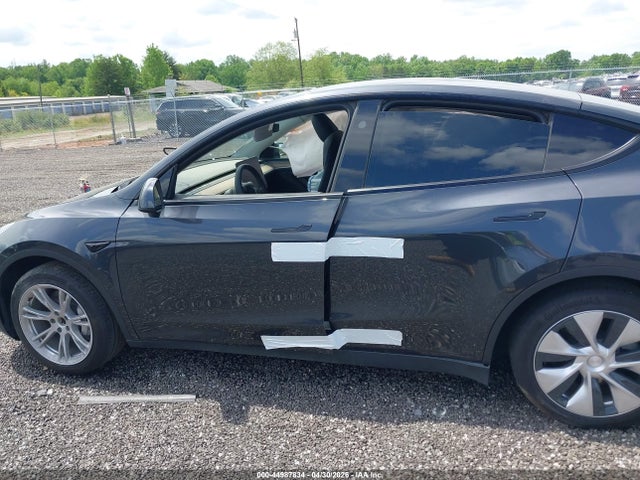 Продажа на аукционе авто 2024 Tesla Model Y Long Range Single Motor Rear-wheel Drive/rwd, vin: 7SAYGDED8RF015297, номер лота: 44987834