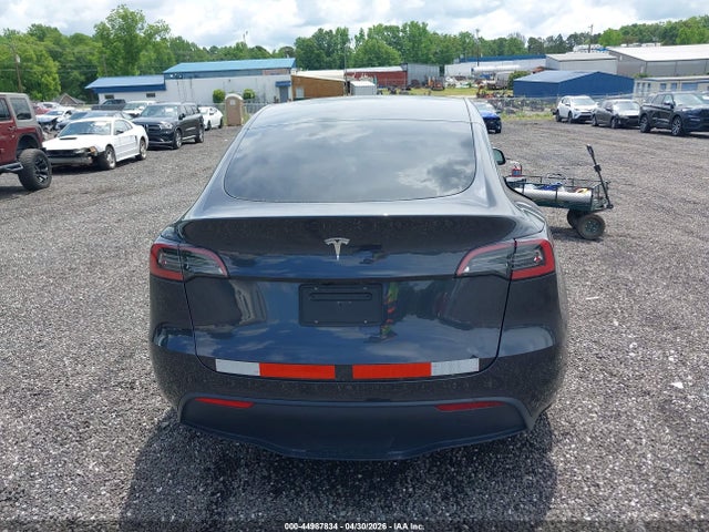 Продажа на аукционе авто 2024 Tesla Model Y Long Range Single Motor Rear-wheel Drive/rwd, vin: 7SAYGDED8RF015297, номер лота: 44987834