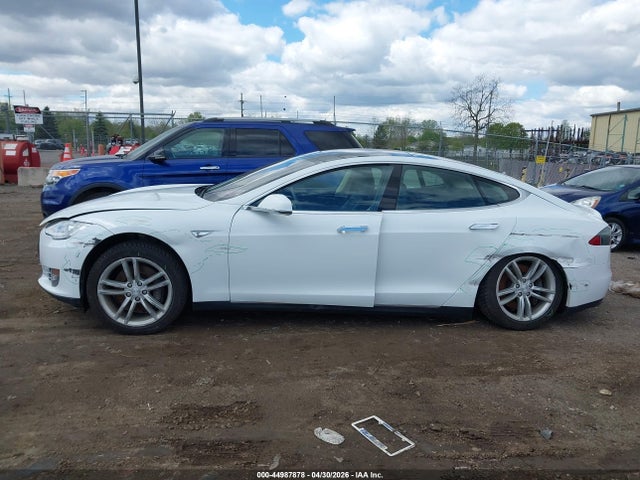 Tesla Model S P85 2014 5YJSA1H15EFP49393 Image 14