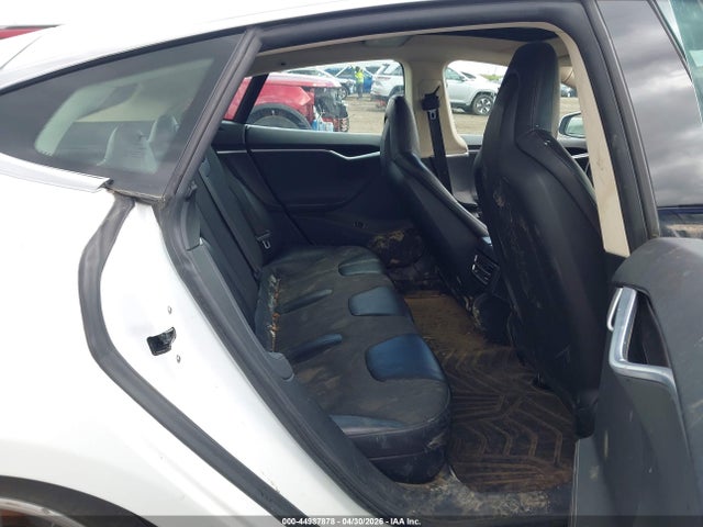 Tesla Model S P85 2014 5YJSA1H15EFP49393 Image 8