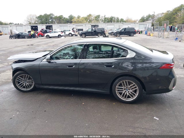 2025 Bmw 530i Xdrive მანქანა იყიდება აუქციონზე, vin: WBA53FJ09SCU23110, აუქციონის ნომერი: 44987934
