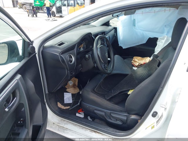 2T1BURHE9JC037945 Toyota COROLLA LE