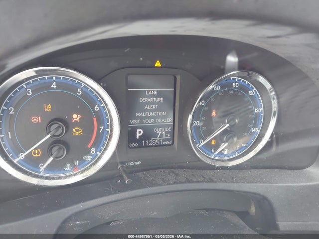 2T1BURHE9JC037945 Toyota COROLLA LE