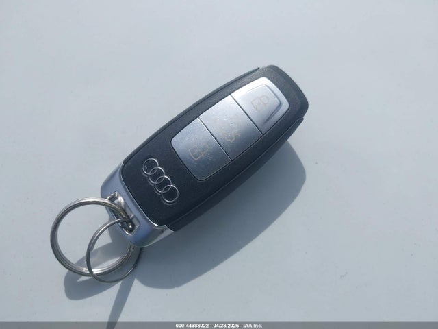 2024 Audi S3 Premium Plus Tfsi Quattro S Tronic მანქანა იყიდება აუქციონზე, vin: WAUH3DGY5RA129580, აუქციონის ნომერი: 44988022