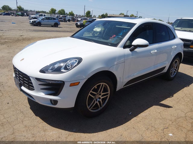Porsche Macan 2018 WP1AA2A52JLB08237 Image 2