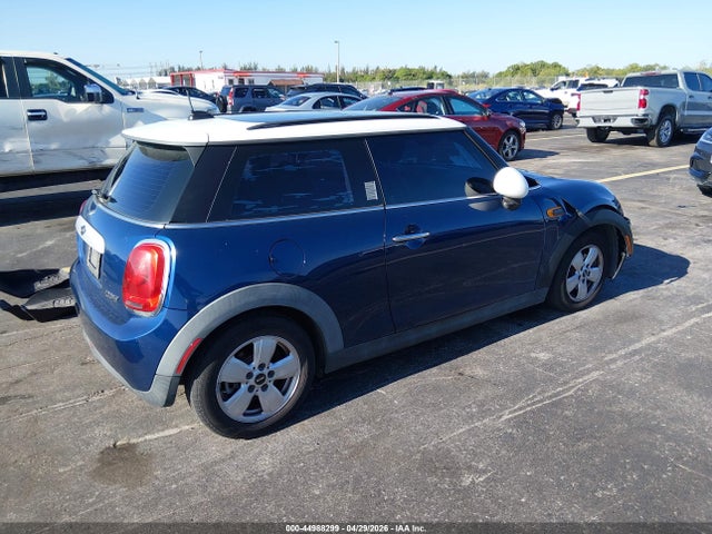 Продажа на аукционе авто 2015 Mini Hardtop Cooper, vin: WMWXM5C59FT941975, номер лота: 44988299