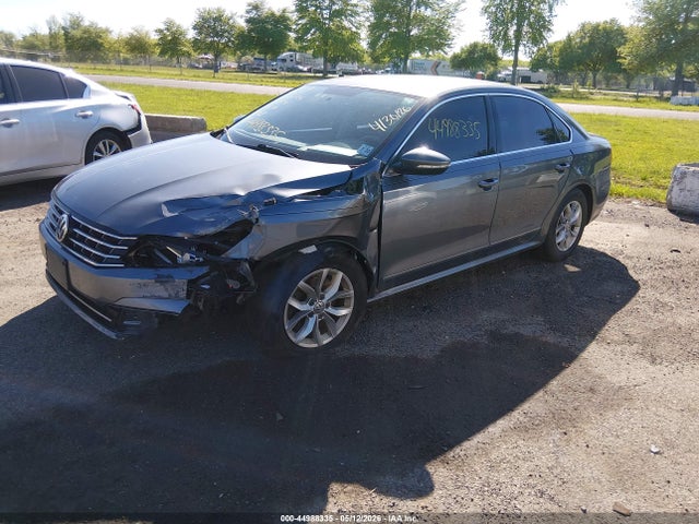 Aukcja sprzedaży 2017 Volkswagen Passat 1.8t S, vin: 1VWAT7A36HC050034, numer aukcji: 44988335