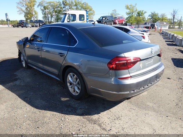 Aukcja sprzedaży 2017 Volkswagen Passat 1.8t S, vin: 1VWAT7A36HC050034, numer aukcji: 44988335