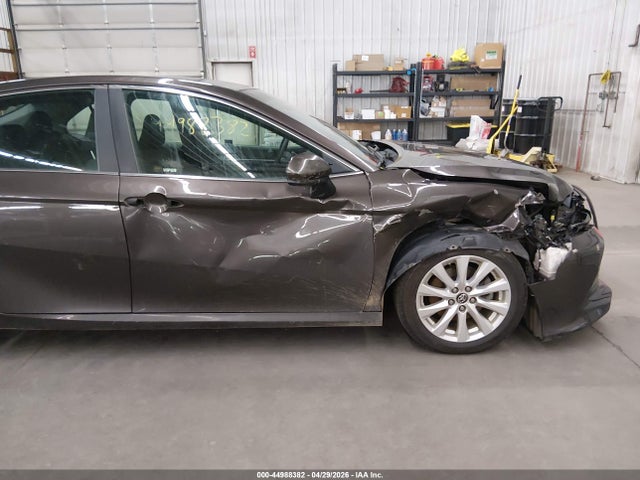 Aukcja sprzedaży 2018 Toyota Camry Le, vin: 4T1B11HKXJU029920, numer aukcji: 44988382