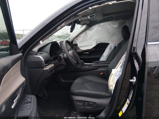2026 Toyota Grand Highlander Platinum მანქანა იყიდება აუქციონზე, vin: 5TDAAAB50TS131821, აუქციონის ნომერი: 44988384