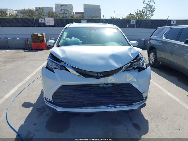 5TDJRKEC3NS135955 Toyota SIENNA XLE