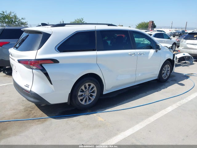 5TDJRKEC3NS135955 Toyota SIENNA XLE