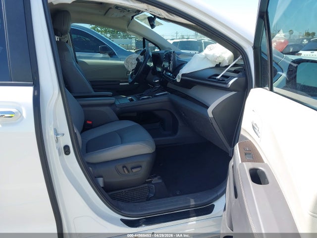 5TDJRKEC3NS135955 Toyota SIENNA XLE