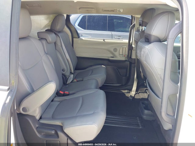 5TDJRKEC3NS135955 Toyota SIENNA XLE