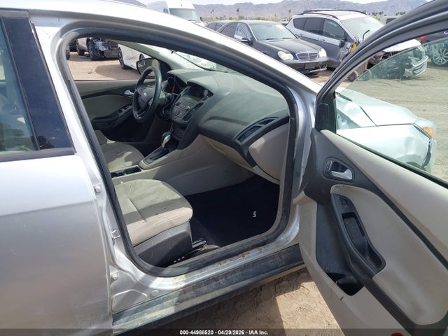 1FADP3F25JL225317 Ford FOCUS SE