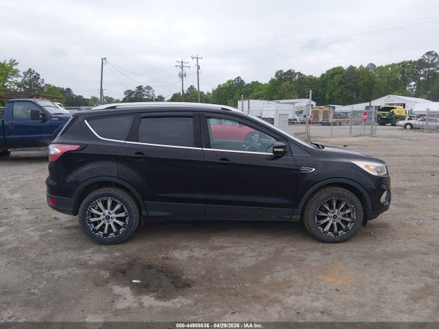 44988536 :رقم المزاد ، 1FMCU9J96HUE52067 vin ، 2017 Ford Escape Titanium مزاد بيع