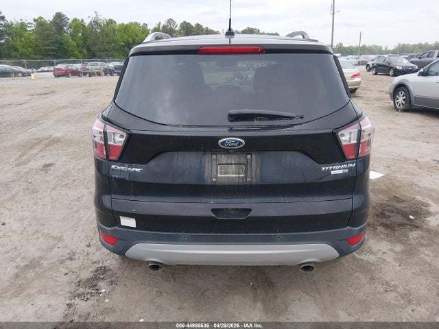 44988536 :رقم المزاد ، 1FMCU9J96HUE52067 vin ، 2017 Ford Escape Titanium مزاد بيع