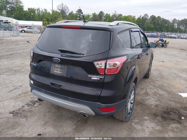 44988536 :رقم المزاد ، 1FMCU9J96HUE52067 vin ، 2017 Ford Escape Titanium مزاد بيع